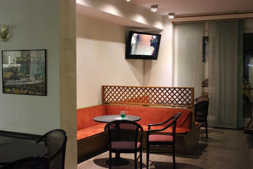 托雷塔布拉曼特酒店 里米尼 外观 照片